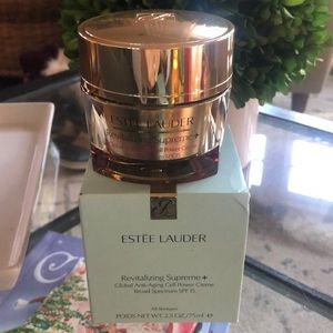 Estee Lauder Revitalizing Supreme+